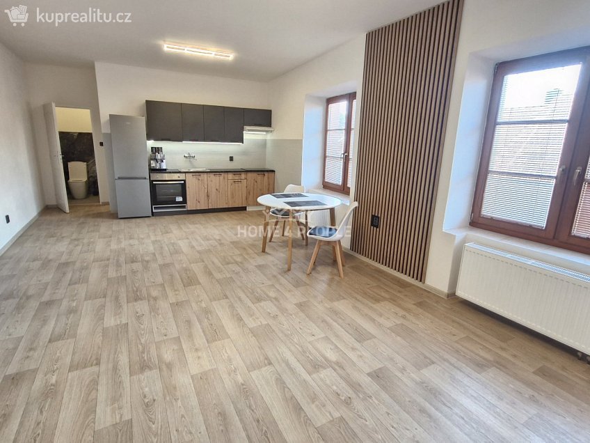 Prodej bytu 2+kk 65 m^2 Mjr. Šandery, Náměšť nad Oslavou 