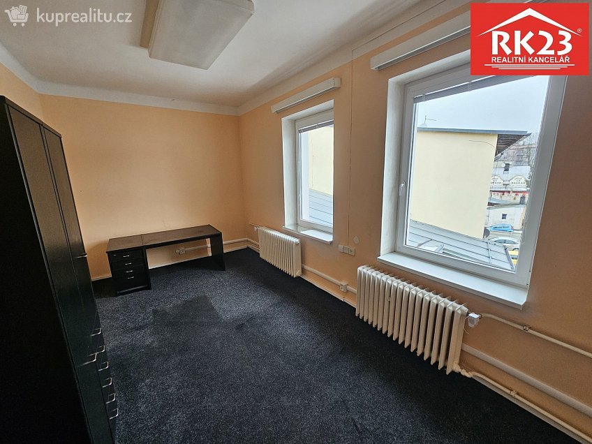 Pronájem  kanceláře 16 m^2 Nádražní náměstí 299, Mariánské Lázně 