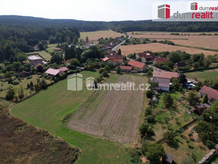 Prodej  stavebního pozemku 1218 m^2 Běštín, Běštín 