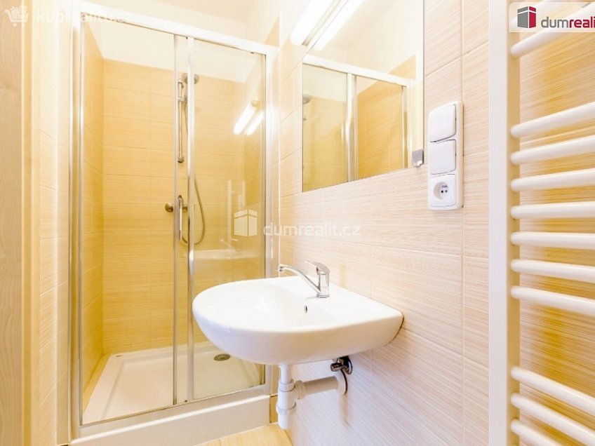 Pronájem bytu 2+kk 45 m^2 V chaloupkách, Praha 14 