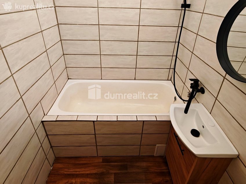 Prodej bytu 3+1 78 m^2 Pískovec I, Kamenický Šenov 