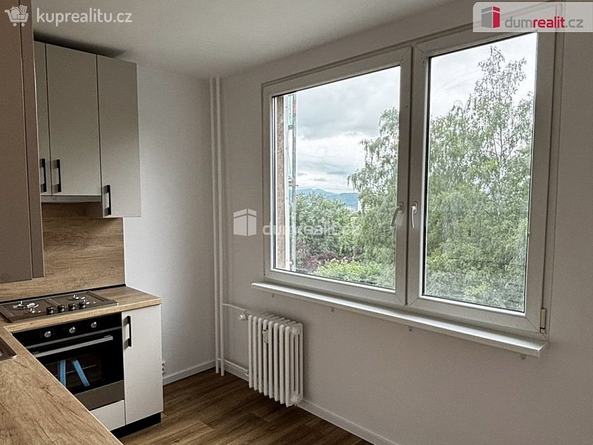 Pronájem bytu 2+1 66 m^2 Jizerská, Ústí nad Labem 