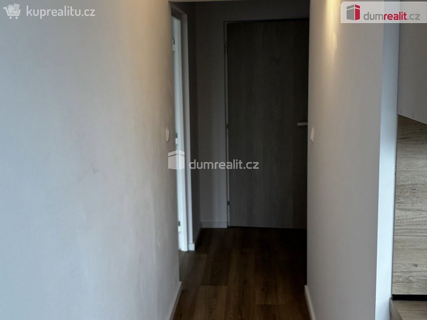 Pronájem bytu 2+1 66 m^2 Jizerská, Ústí nad Labem 