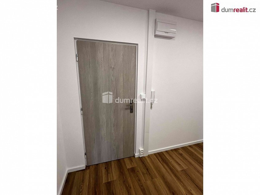 Pronájem bytu 2+1 66 m^2 Jizerská, Ústí nad Labem 