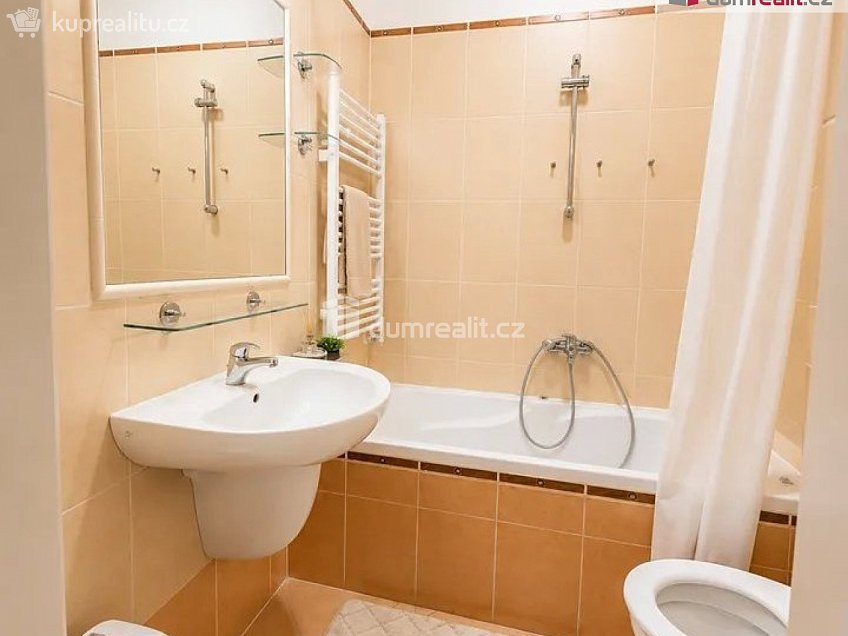 Pronájem bytu 2+kk 56 m^2 Spořická, Praha-Dolní Chabry 