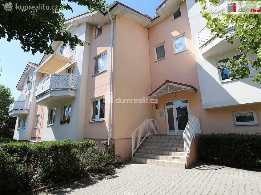 Pronájem bytu 2+kk 56 m^2 Spořická, Praha-Dolní Chabry 