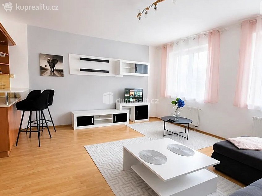 Pronájem bytu 2+kk 56 m^2 Spořická, Praha-Dolní Chabry 