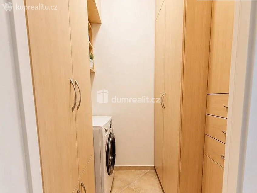 Pronájem bytu 2+kk 56 m^2 Spořická, Praha-Dolní Chabry 