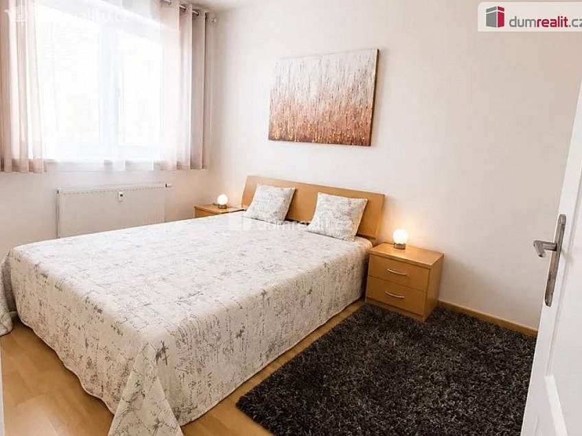 Pronájem bytu 2+kk 56 m^2 Spořická, Praha-Dolní Chabry 