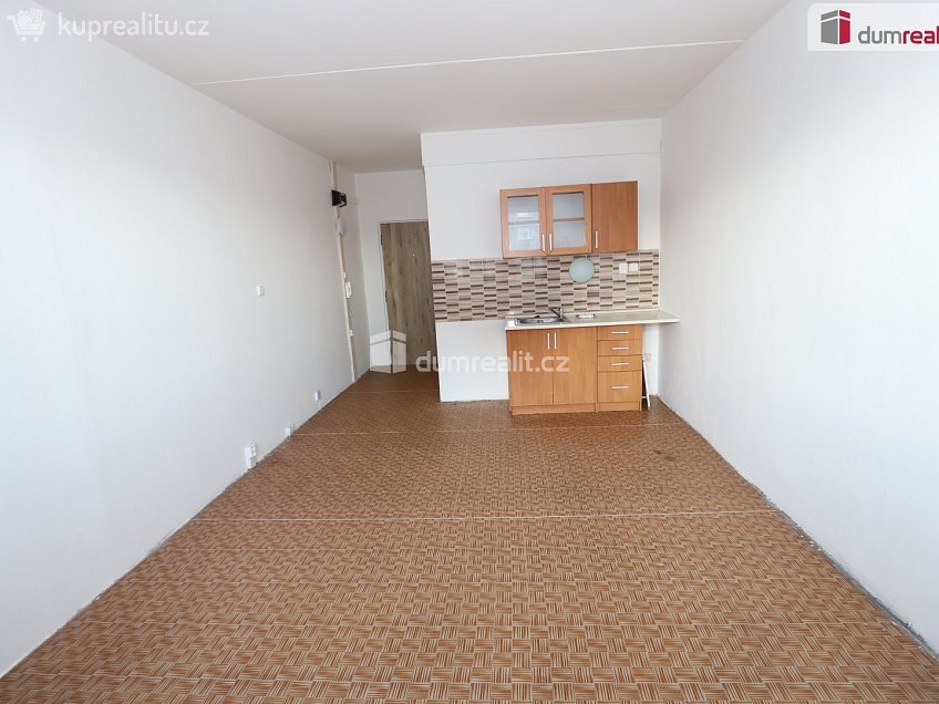 Pronájem bytu 1+kk 25 m^2 Přátelství, Cheb 