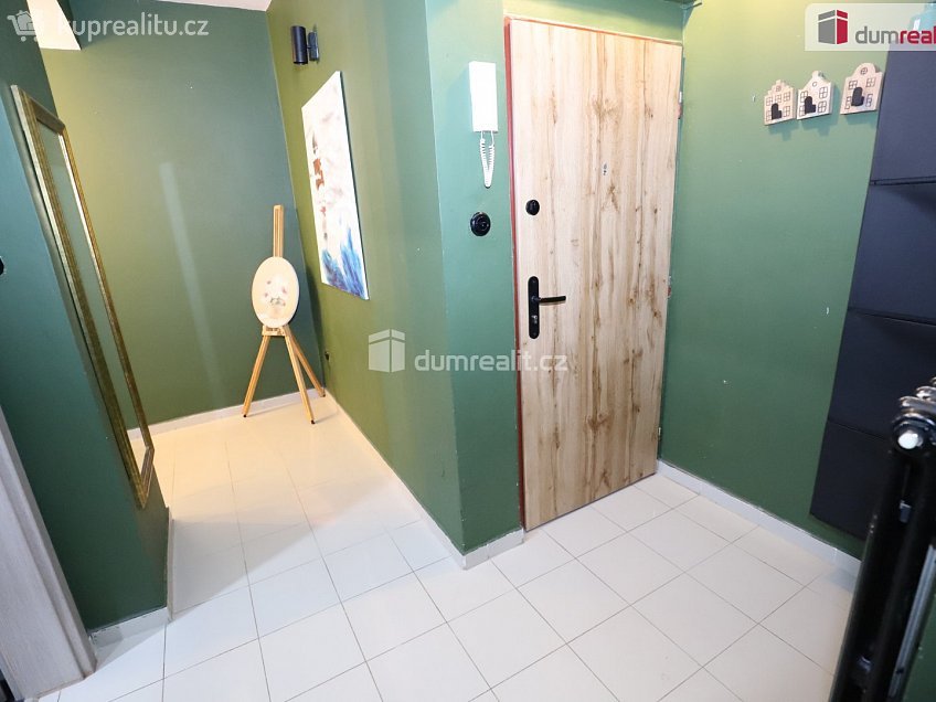 Prodej bytu 2+1 110 m^2 Vítězná, Karlovy Vary 