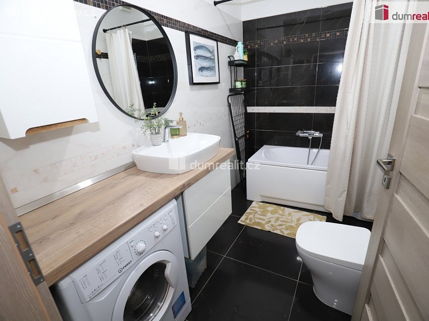 Prodej bytu 2+1 110 m^2 Vítězná, Karlovy Vary 