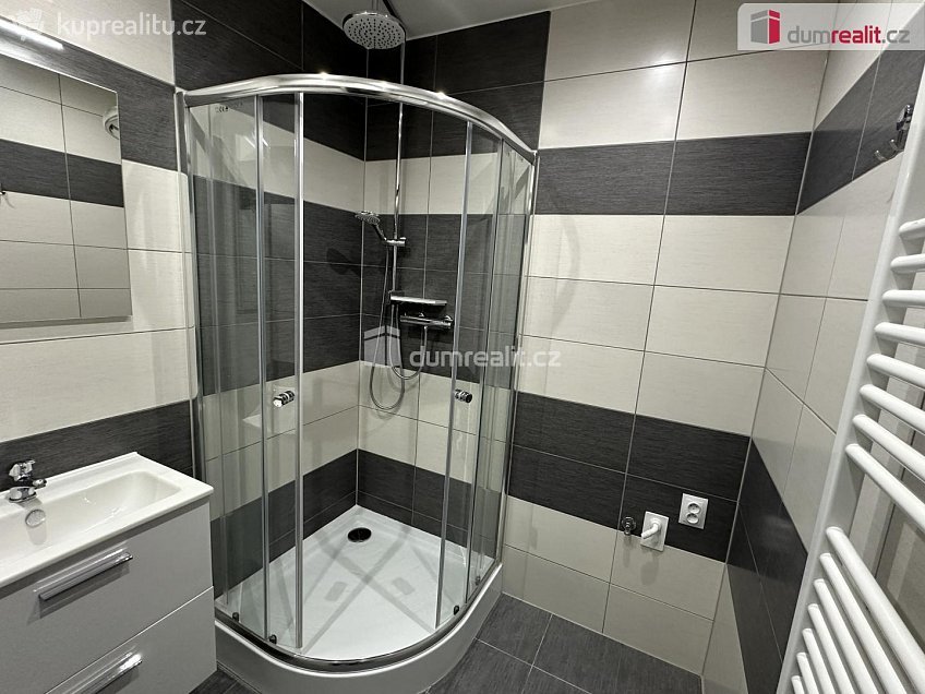 Pronájem bytu 3+kk 55 m^2 Čemínská, Město Touškov 