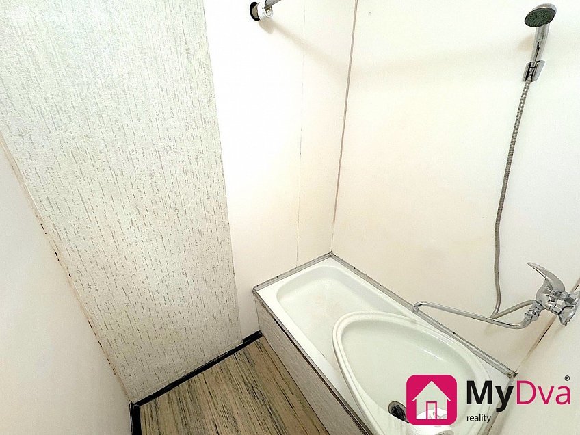 Pronájem bytu 2+kk 38 m^2 Kuchařovická, Znojmo 