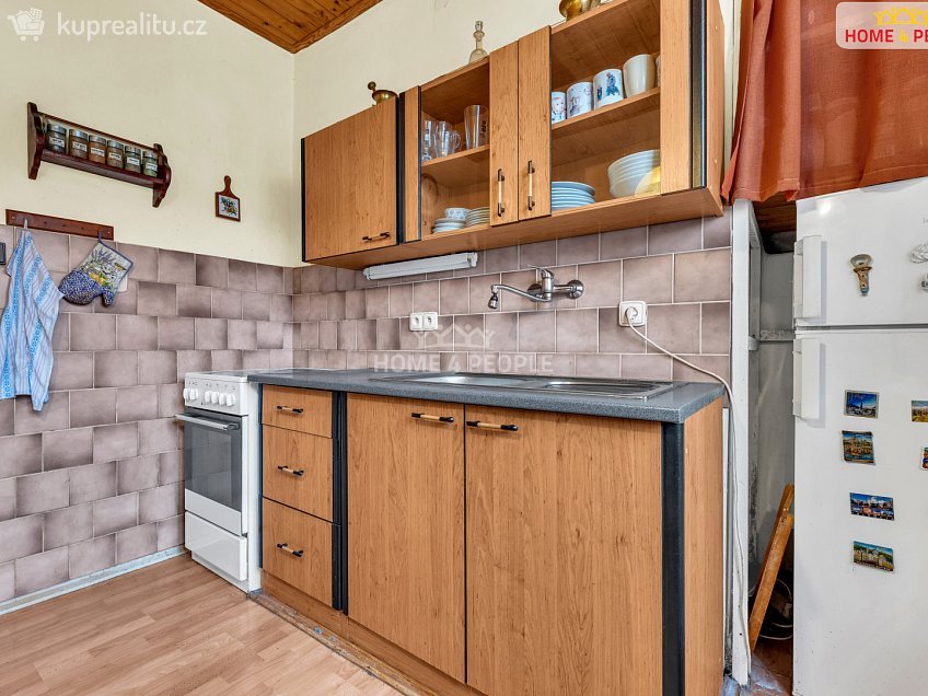 Prodej  rodinného domu 195 m^2 K Orionce, Praha 12 