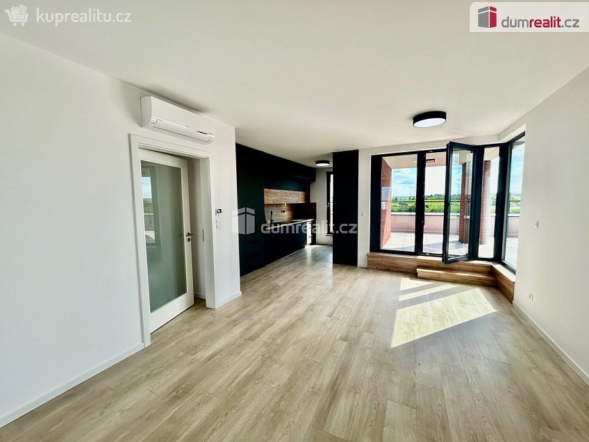Pronájem bytu 3+kk 90 m^2 Janovická, Kolín 