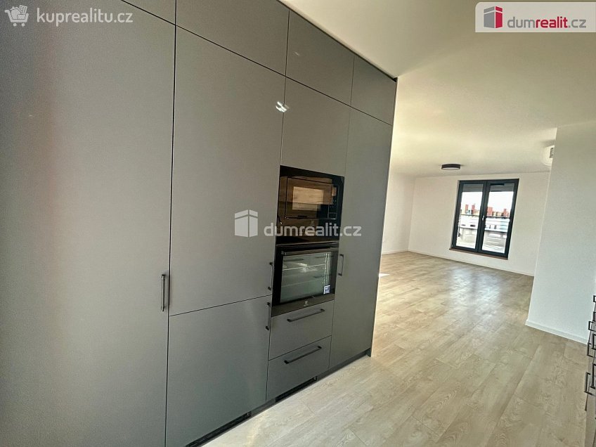 Pronájem bytu 3+kk 90 m^2 Janovická, Kolín 
