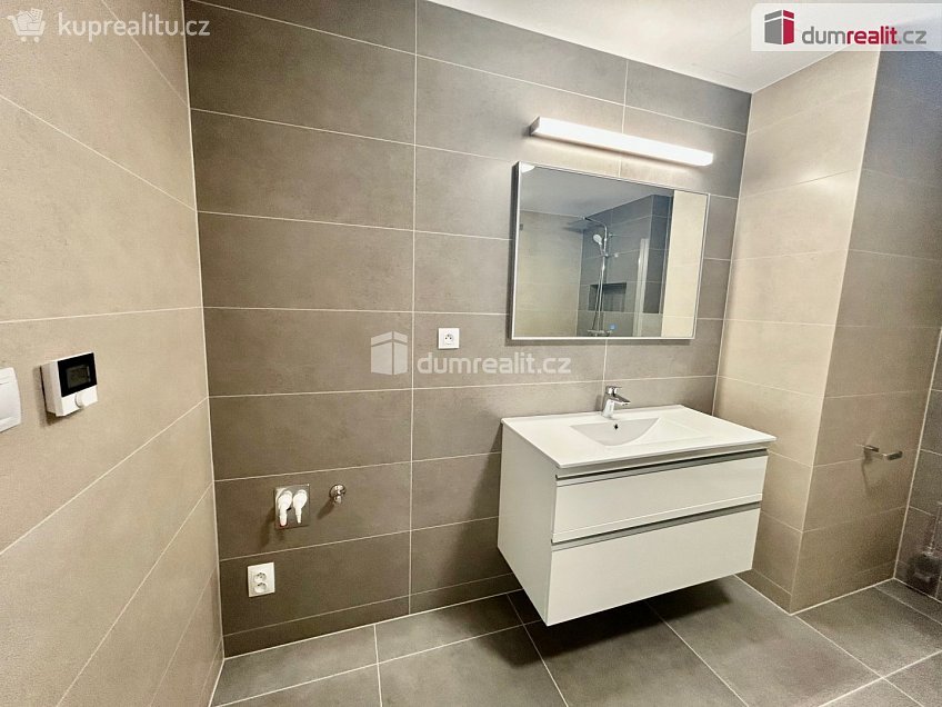 Pronájem bytu 3+kk 90 m^2 Janovická, Kolín 
