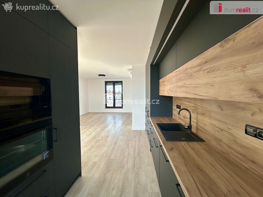 Pronájem bytu 3+kk 90 m^2 Janovická, Kolín 