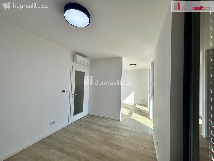 Pronájem bytu 3+kk 90 m^2 Janovická, Kolín 