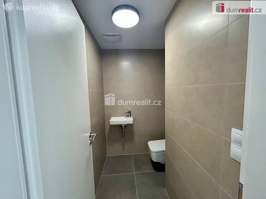 Pronájem bytu 3+kk 90 m^2 Janovická, Kolín 