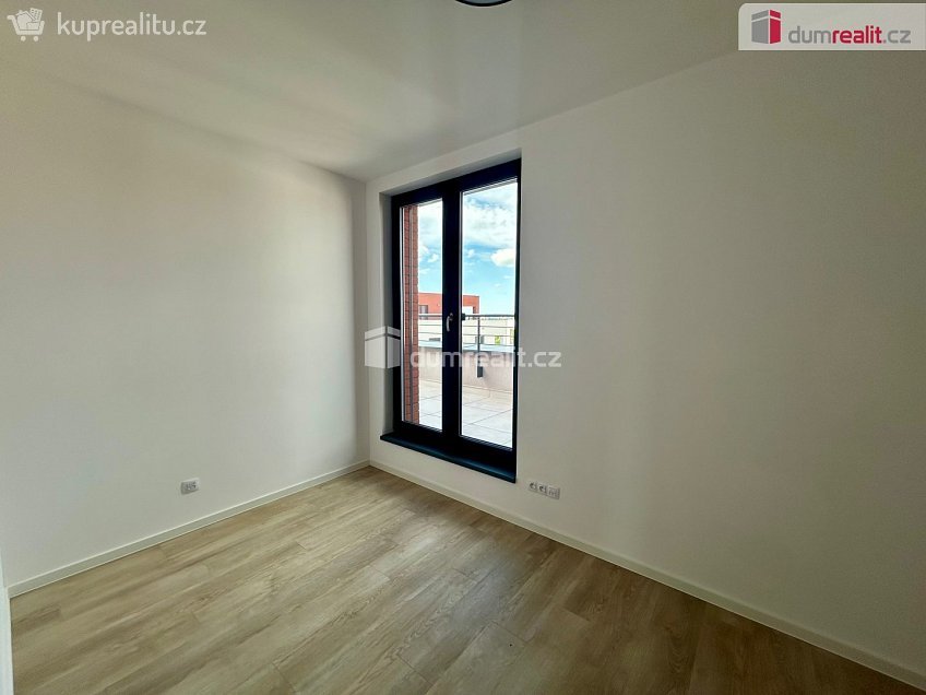 Pronájem bytu 3+kk 90 m^2 Janovická, Kolín 
