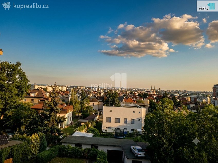 Pronájem bytu 3+1 97 m^2 Pod Třebešínem, Praha 10 