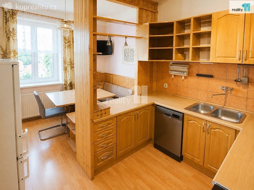 Pronájem bytu 3+1 97 m^2 Pod Třebešínem, Praha 10 