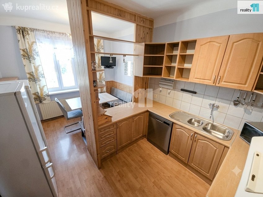 Pronájem bytu 3+1 97 m^2 Pod Třebešínem, Praha 10 