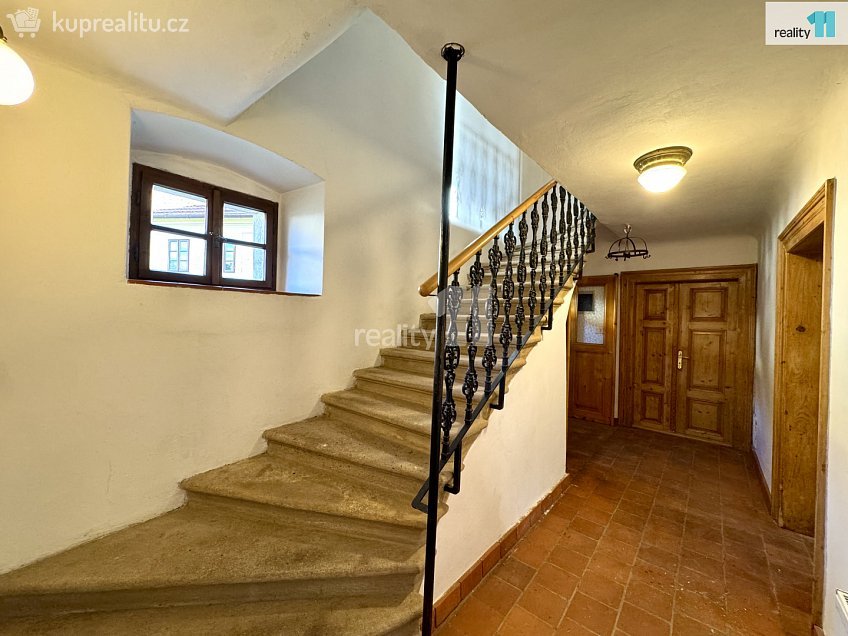 Pronájem  výrobních prostor 1027 m^2 Pražská, Dobrovíz 