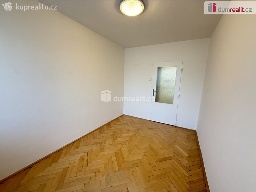 Pronájem bytu 4+kk 72 m^2 Pod Rapidem, Praha 10 