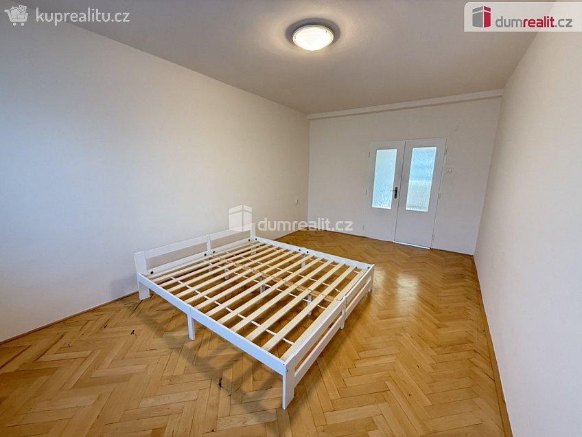 Pronájem bytu 4+kk 72 m^2 Pod Rapidem, Praha 10 