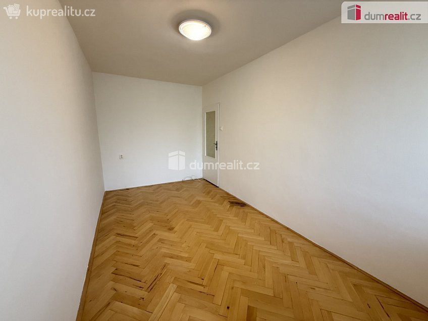Pronájem bytu 4+kk 72 m^2 Pod Rapidem, Praha 10 