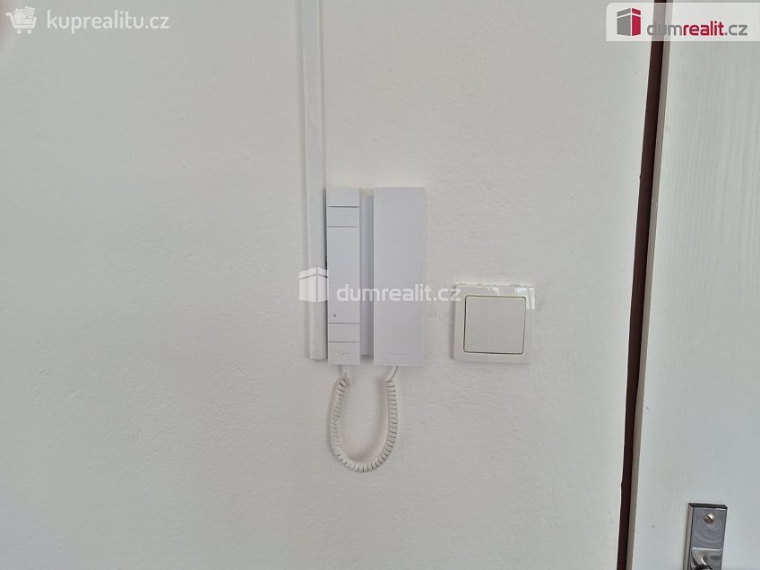 Pronájem  kanceláře 30 m^2 Na Zlaté stoce, České Budějovice 