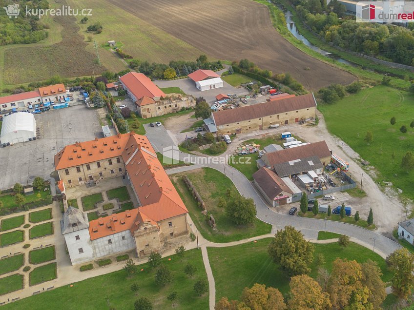 Prodej  rodinného domu 360 m^2 5. května, Králův Dvůr 
