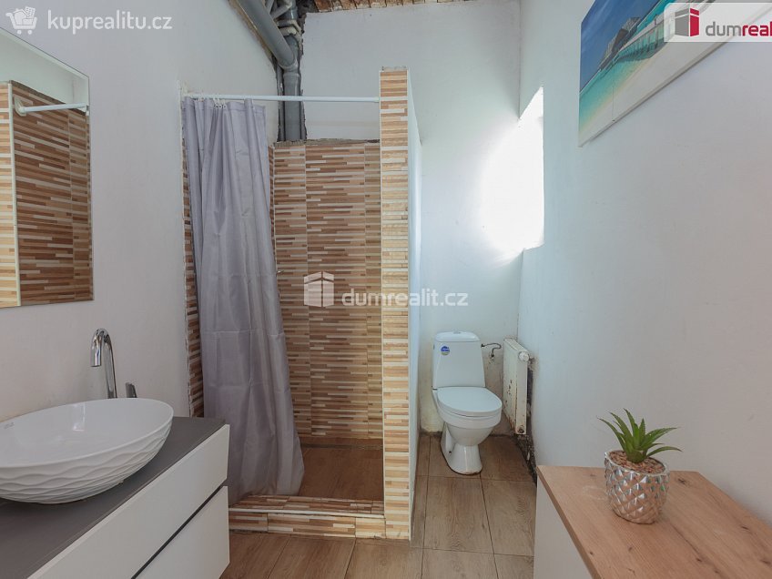 Prodej  rodinného domu 360 m^2 5. května, Králův Dvůr 