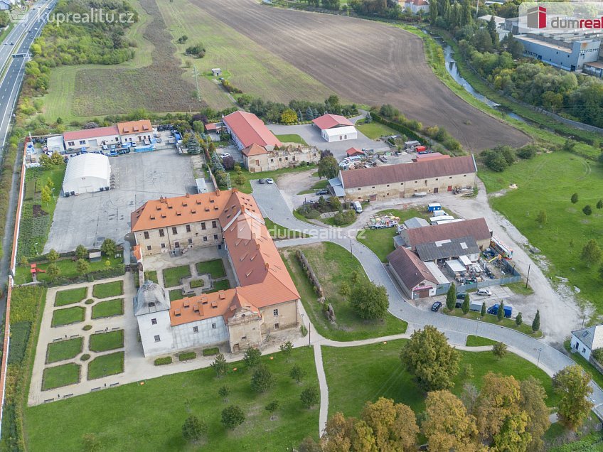 Prodej  rodinného domu 360 m^2 5. května, Králův Dvůr 