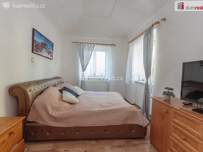 Prodej  rodinného domu 360 m^2 5. května, Králův Dvůr 
