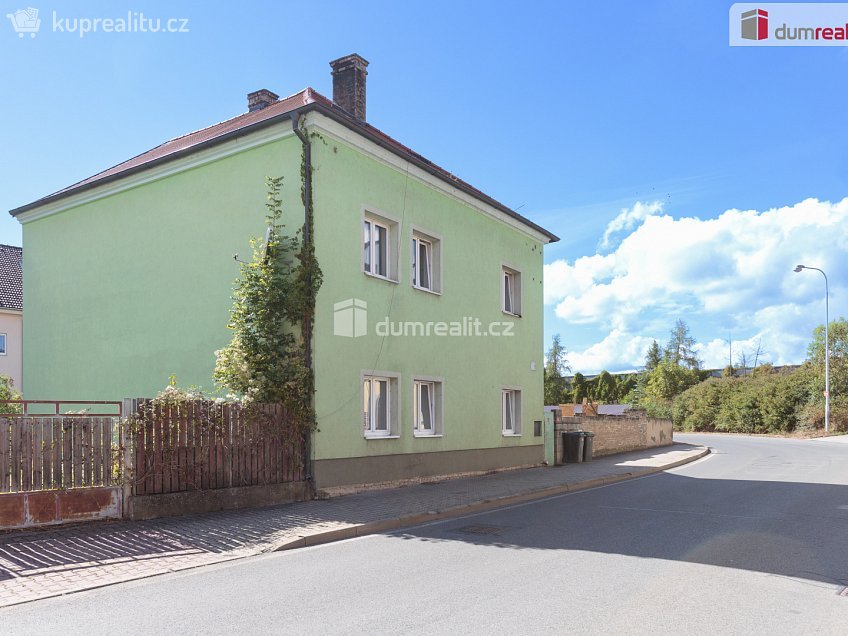 Prodej  rodinného domu 360 m^2 5. května, Králův Dvůr 