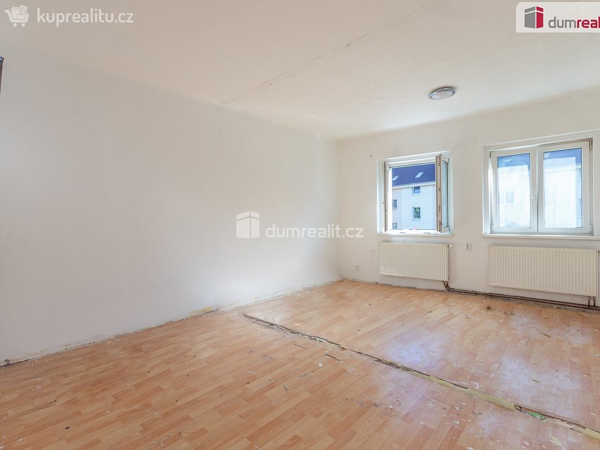 Prodej  rodinného domu 360 m^2 5. května, Králův Dvůr 