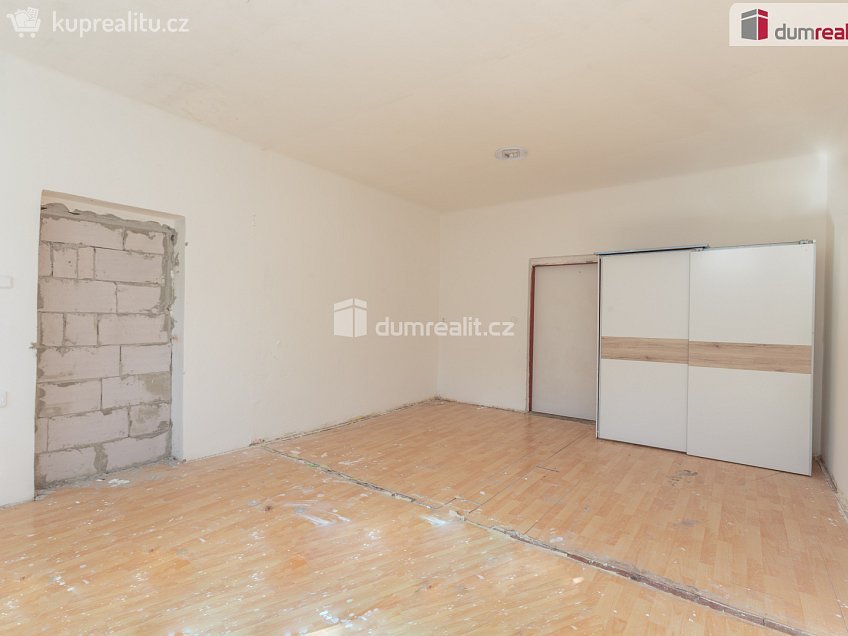 Prodej  rodinného domu 360 m^2 5. května, Králův Dvůr 