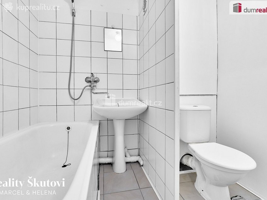 Prodej bytu 2+kk 40 m^2 Teplická, Praha 9 