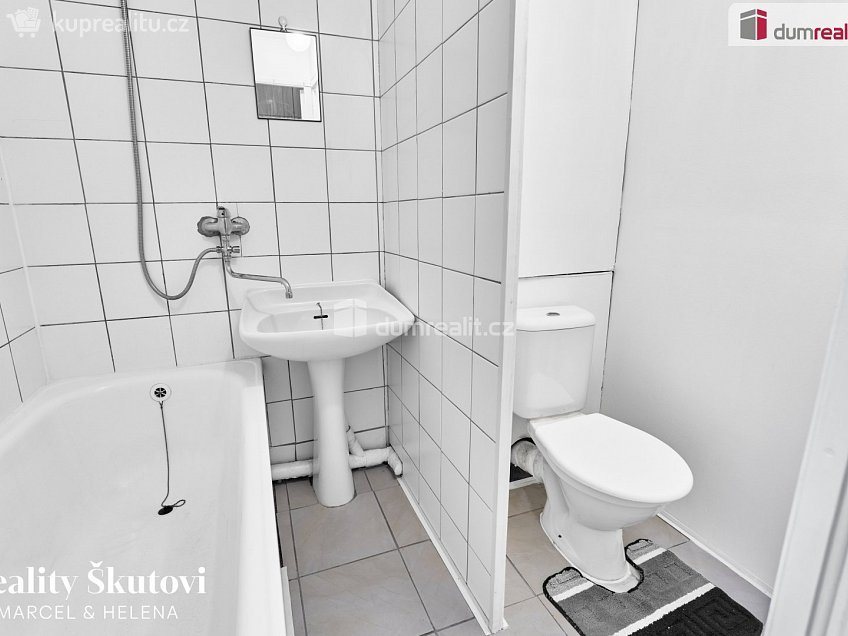 Prodej bytu 2+kk 40 m^2 Teplická, Praha 9 