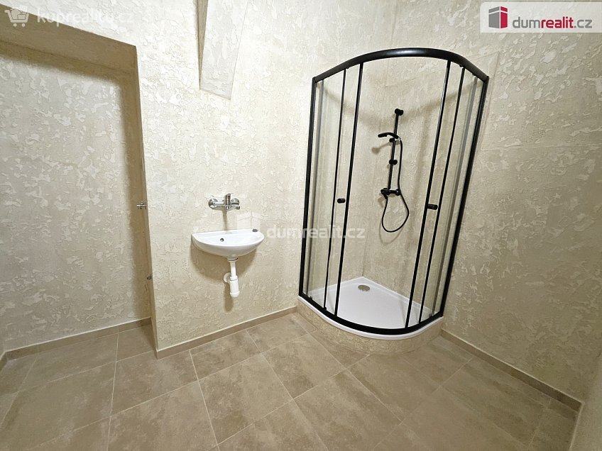 Pronájem bytu 1+1 59 m^2 Komenského, Terezín 