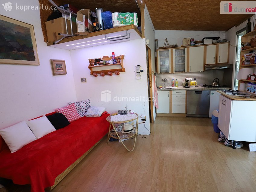 Prodej  chaty 35 m^2 Starosuchdolská, Praha-Suchdol 