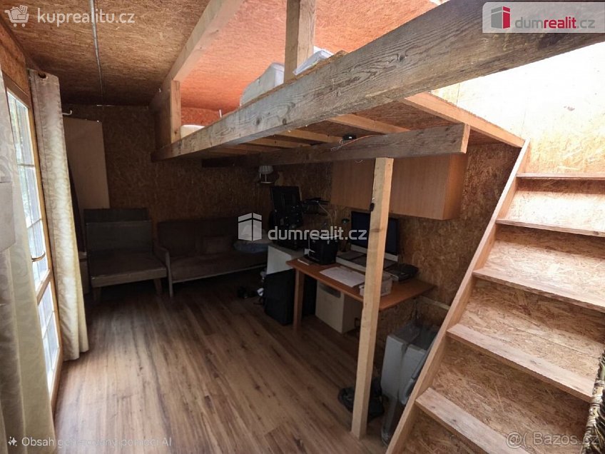 Prodej  chaty 35 m^2 Starosuchdolská, Praha-Suchdol 