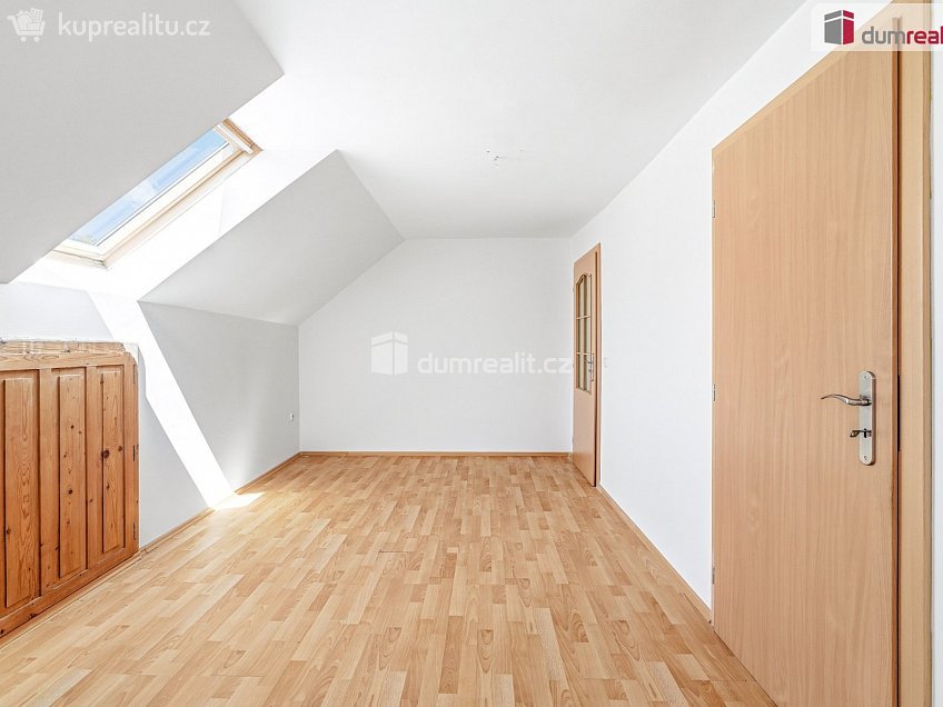 Prodej  rodinného domu 220 m^2 Karlovice, Karlovice 