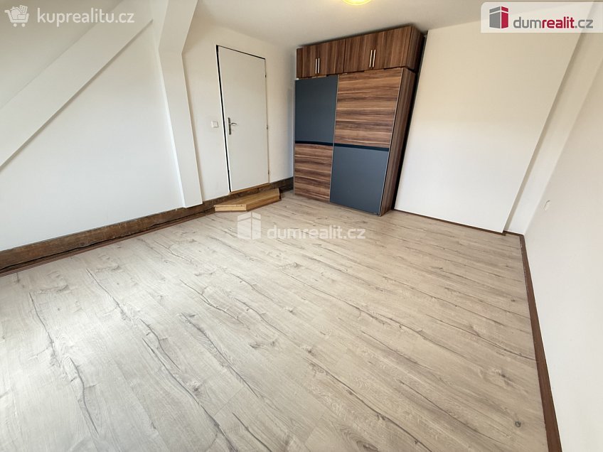 Pronájem bytu 2+kk 60 m^2 Jindřicha Plachty, Praha 5 