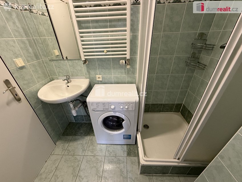 Pronájem bytu 2+kk 60 m^2 Jindřicha Plachty, Praha 5 