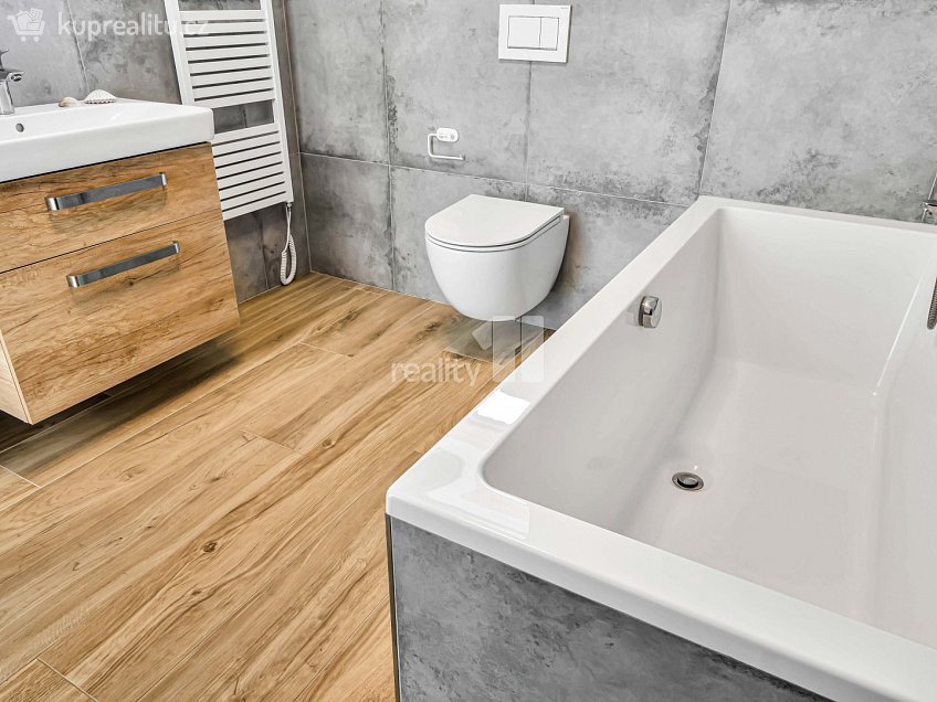 Prodej  rodinného domu 200 m^2 Ve Višňovce, Vysoký Újezd 